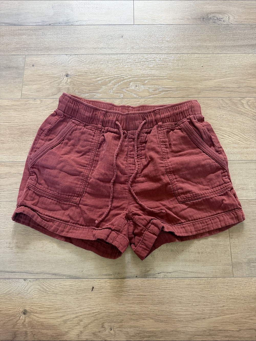 Old Navy Women's Athletic Drawstring Shorts - Brick Red
